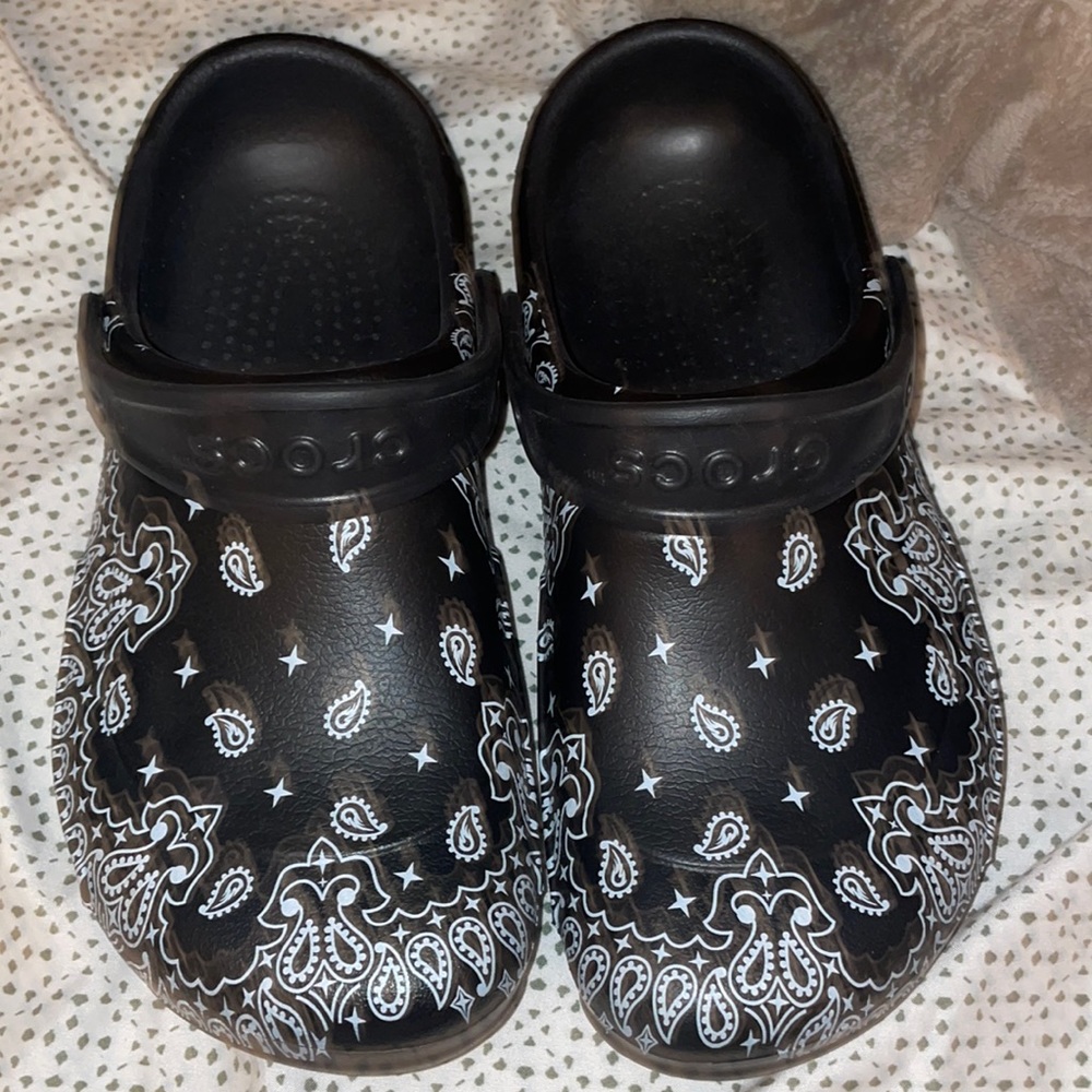 Women’s crocs
